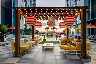 Student living near Florida International University